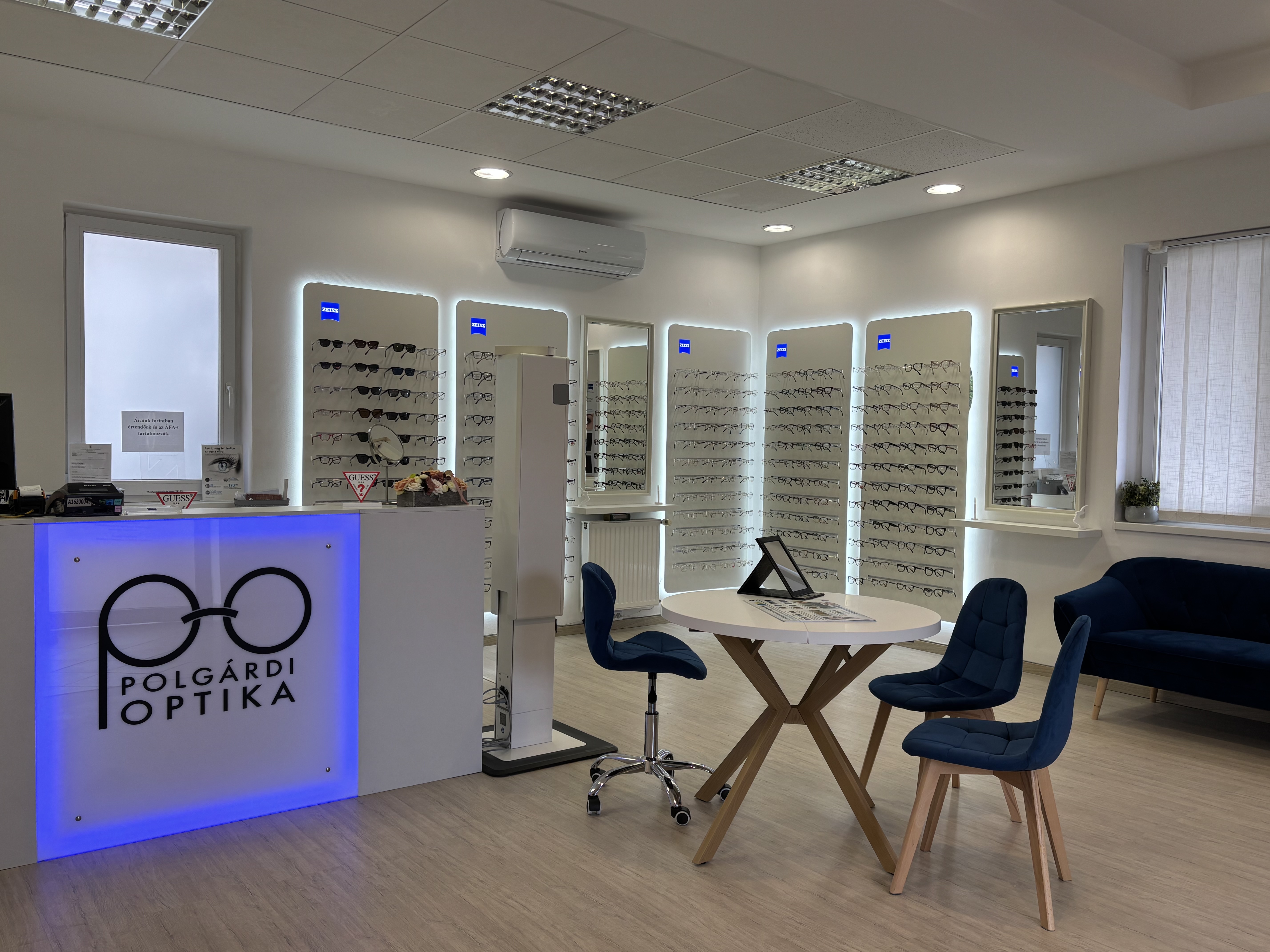 Polgárdi Optika üzletbelső